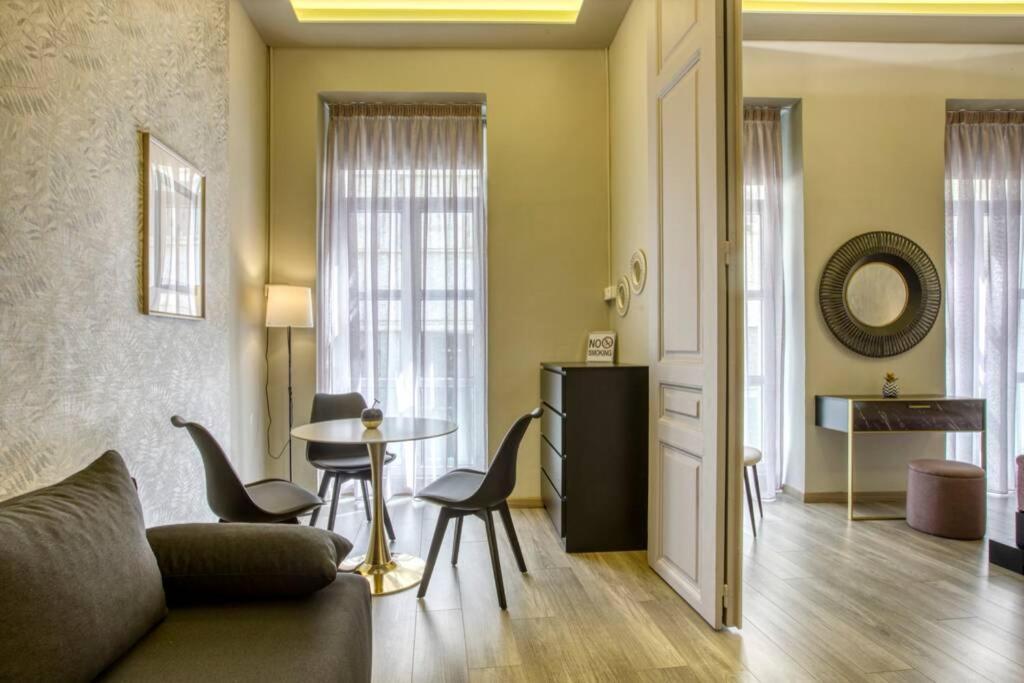 Apartamento Plaka Filotheis House B Atenas Exterior foto